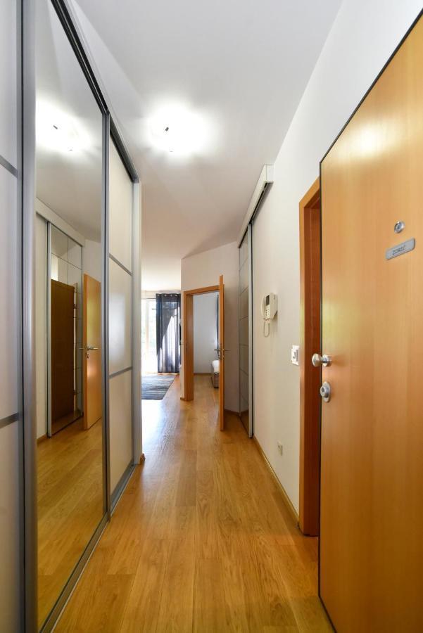 Block Apartment Park With Private Garage Parking Zagreb Exterior foto