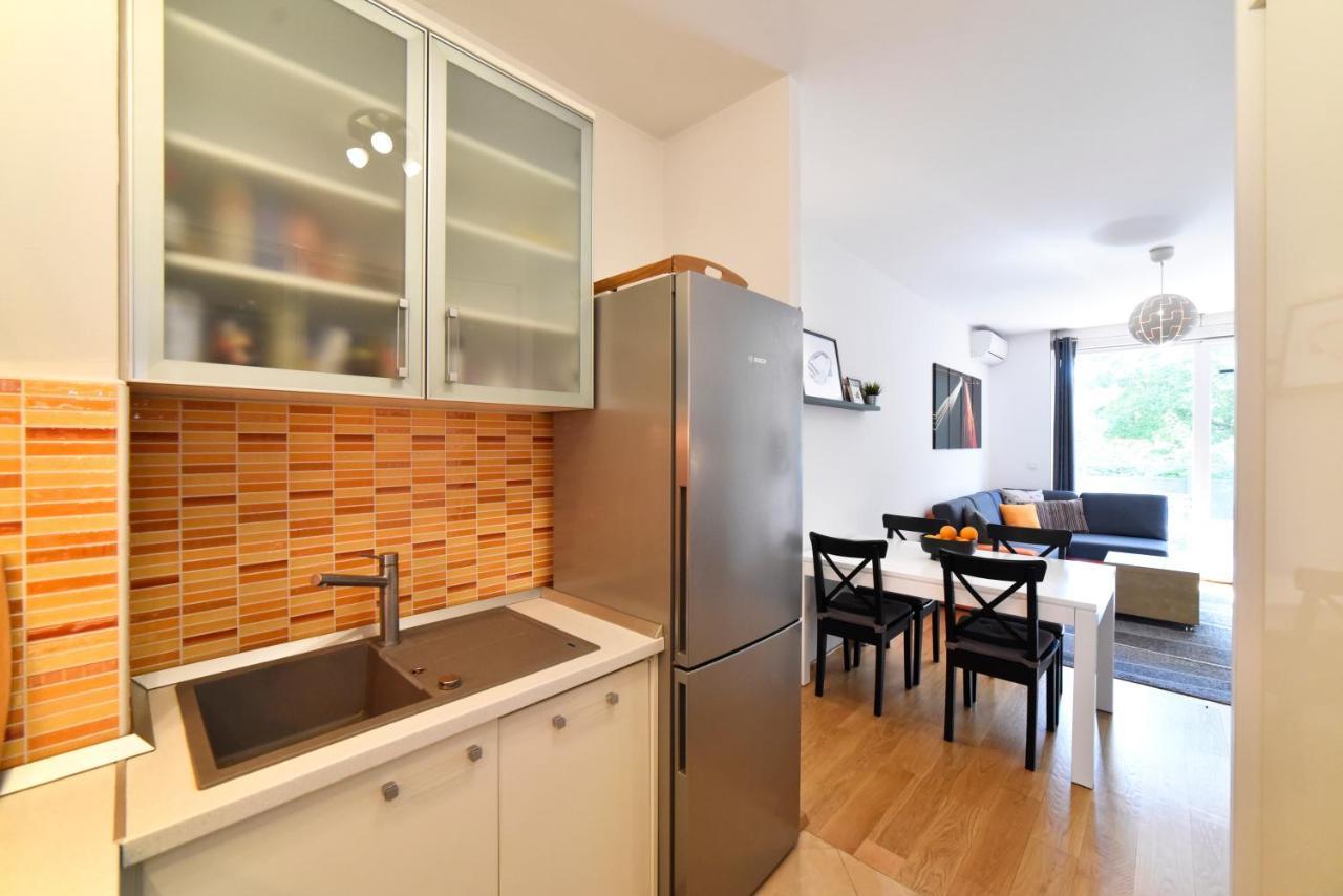 Block Apartment Park With Private Garage Parking Zagreb Exterior foto